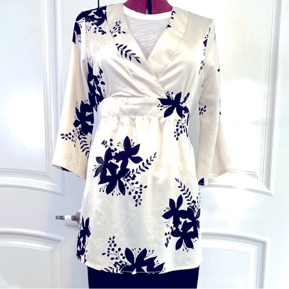 NWOT THX collection floral tunic blouse size Various - Picture 2 of 9